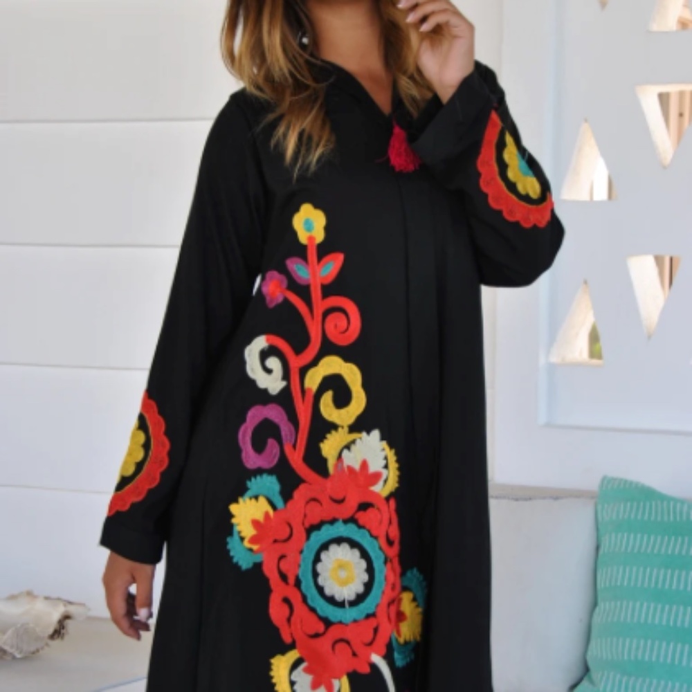 Embroidered Flower Caftan Maxi Dress - NWT - Size L